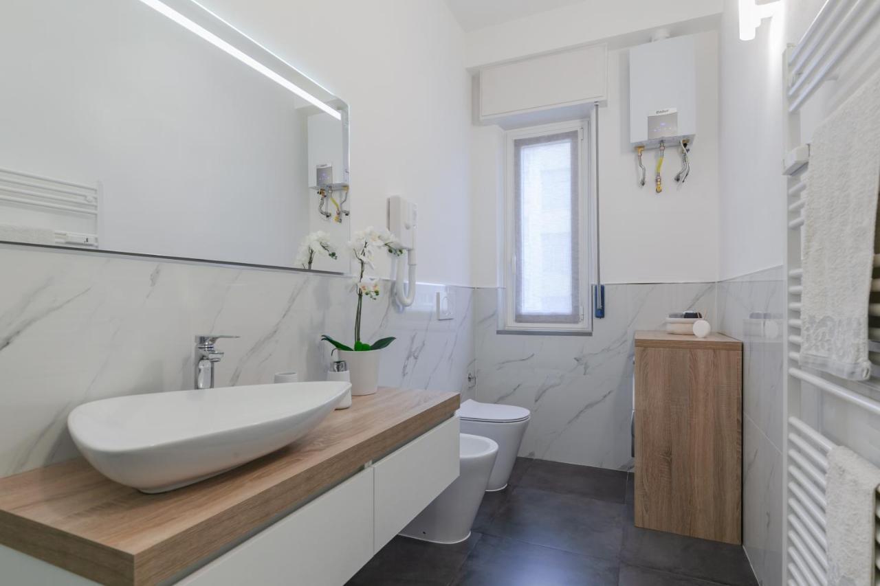 Home Holiday Lovely Apartment La Spezia Bagian luar foto