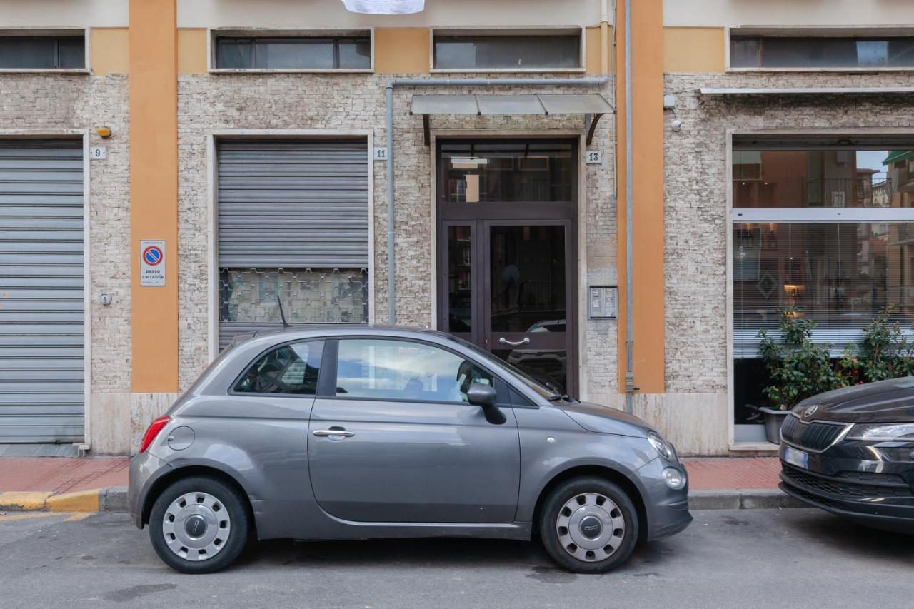 Home Holiday Lovely Apartment La Spezia Bagian luar foto